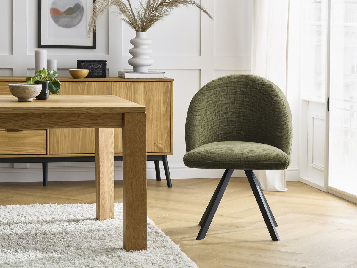 Set LALIE-stoelen met structuurstof en stervormige poten