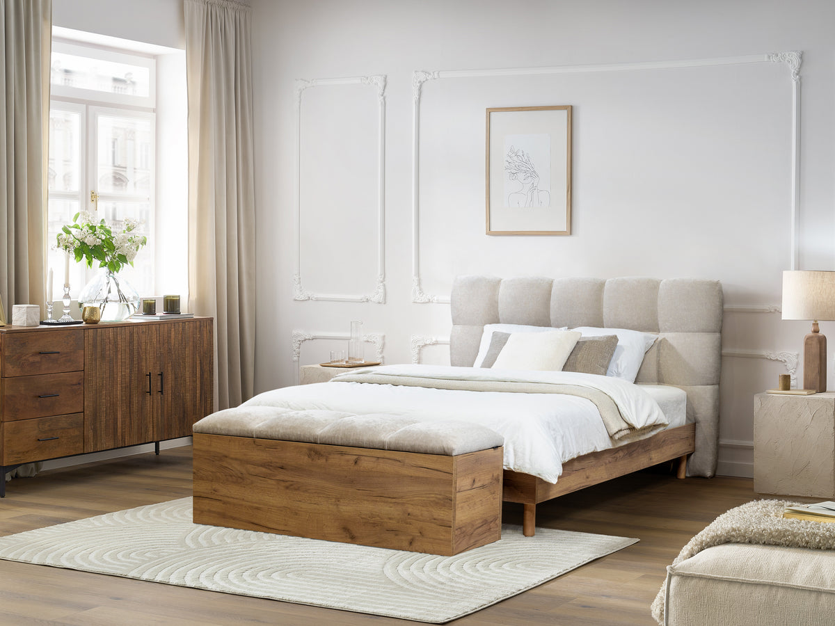 Lit KUMO tissu lisse lattes massives pieds en bois naturel + Bout de lit KUMO tissu lisse