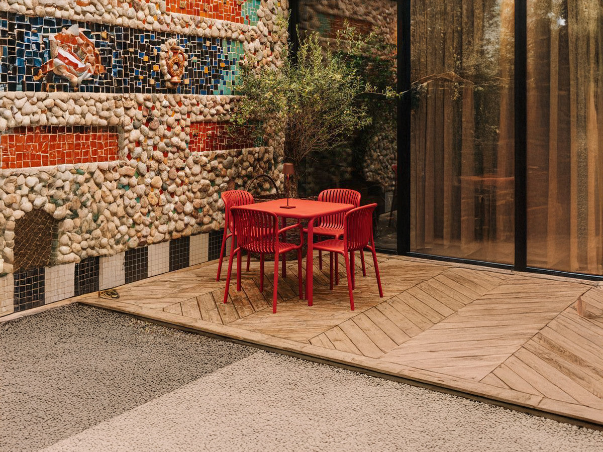 RHODES tuinset met 80 cm vierkante tafel + 4 stoelen met armleuningen