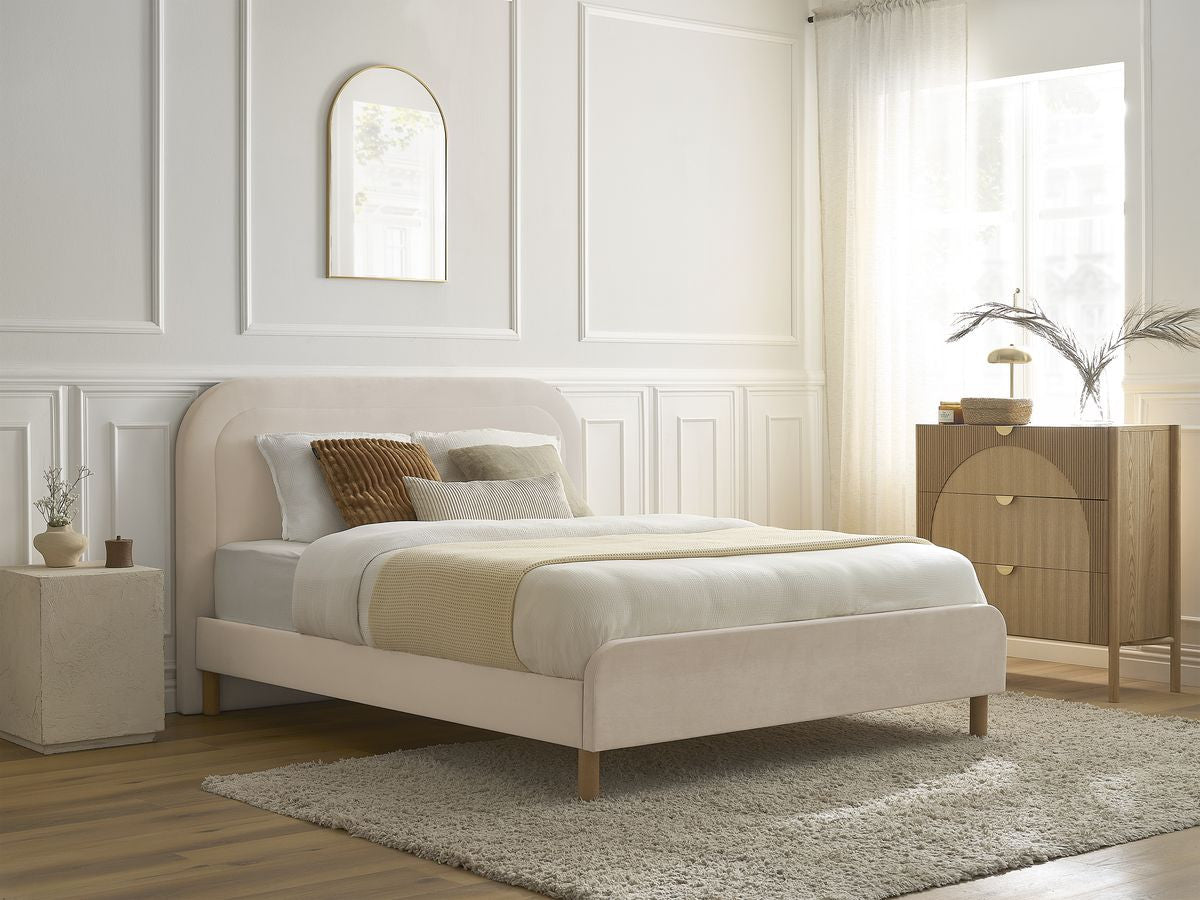 CASSIOPEE bed in fluwelen stof met massieve lattenbodem