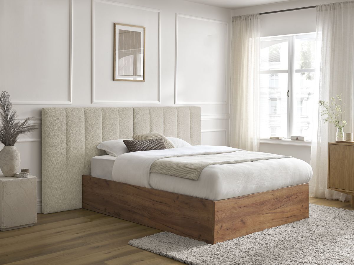 Lit coffre TIMO en bois clair et tissu bouclette