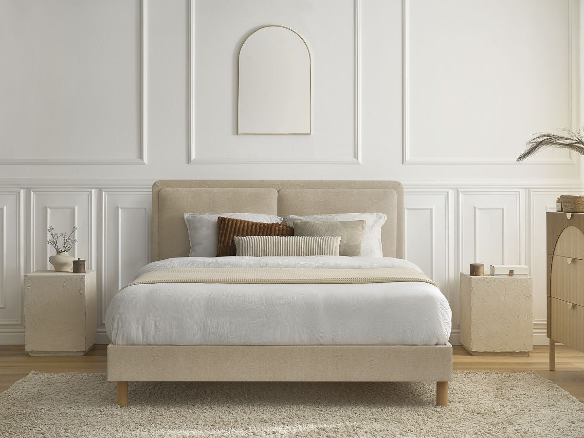 MARA bed in structuurstof met massieve lattenbodem